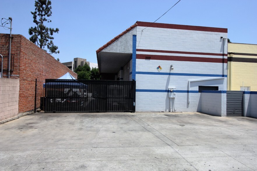 More Photos Of 3739-3741 Robertson Blvd, Culver City Service For Sale