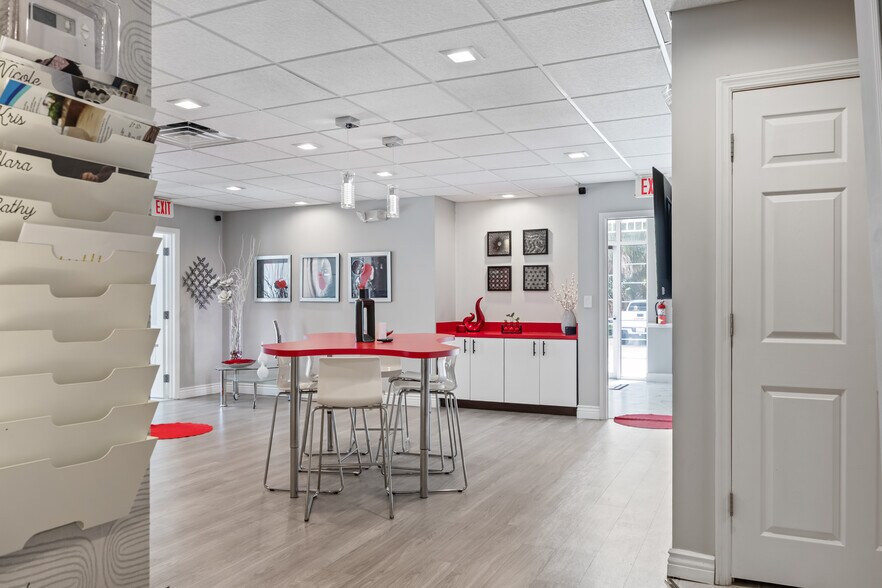 More Photos Of 8255 Wickham Rd, Melbourne Office For Lease