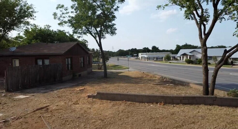 More Photos Of 2342 N Treadaway Blvd, Abilene Land For Sale