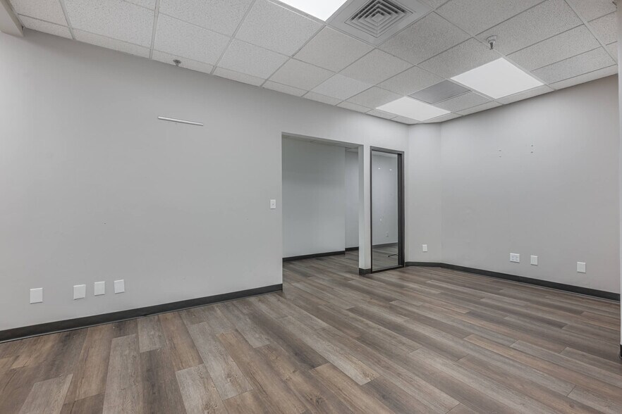 More Photos Of 9049 Springboro Pike, Miamisburg Medical For Lease