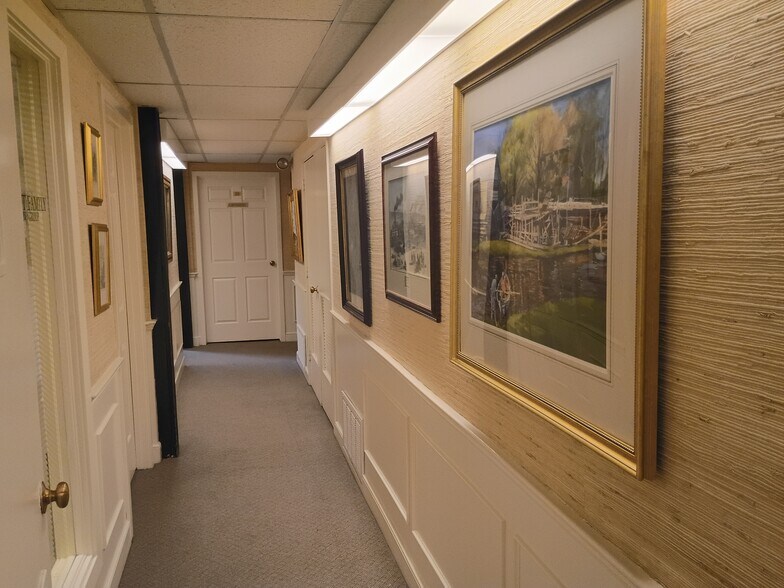 More Photos Of 10 Liberty St, Danvers Office For Sale