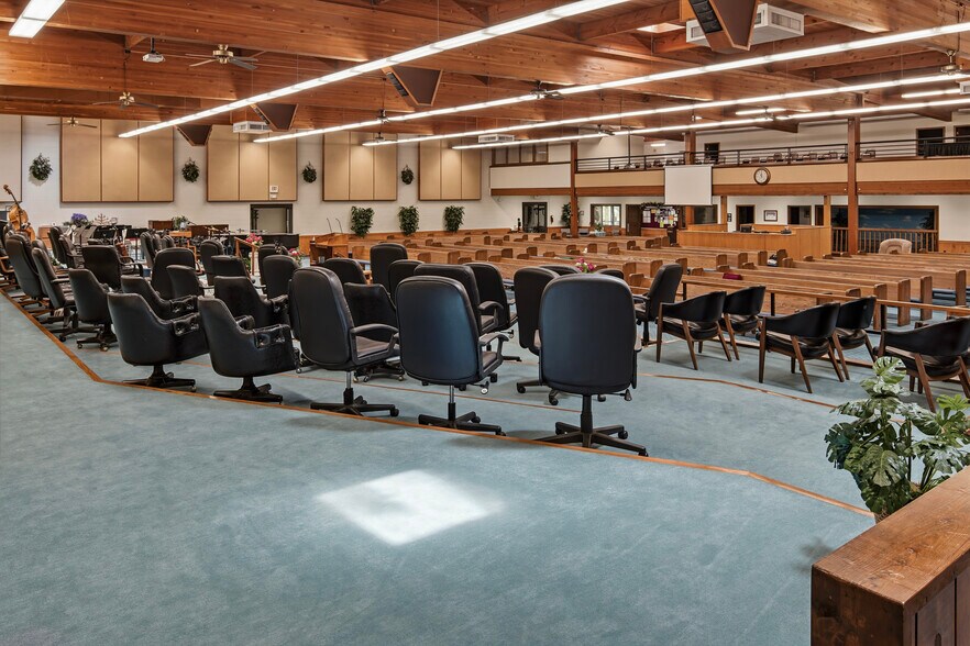 More Photos Of 10060 SW Walker Rd, Beaverton Religious Facility For Sale