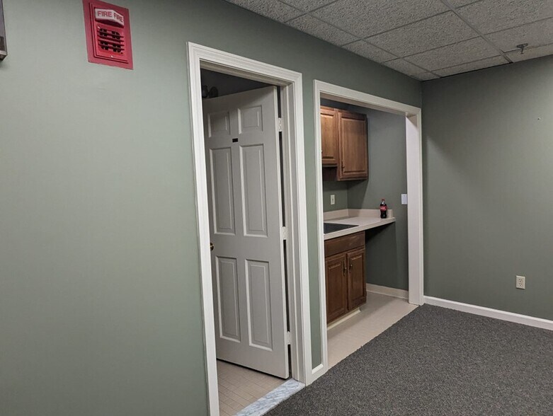 More Photos Of 250 State St, North Haven Office For Sale