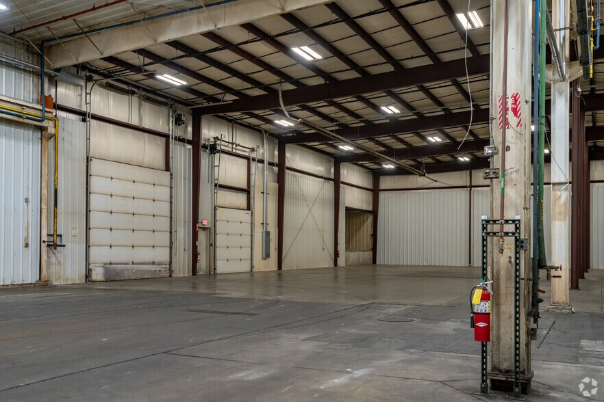 More Photos Of 651 Columbus Ave, West Branch Warehouse For Lease