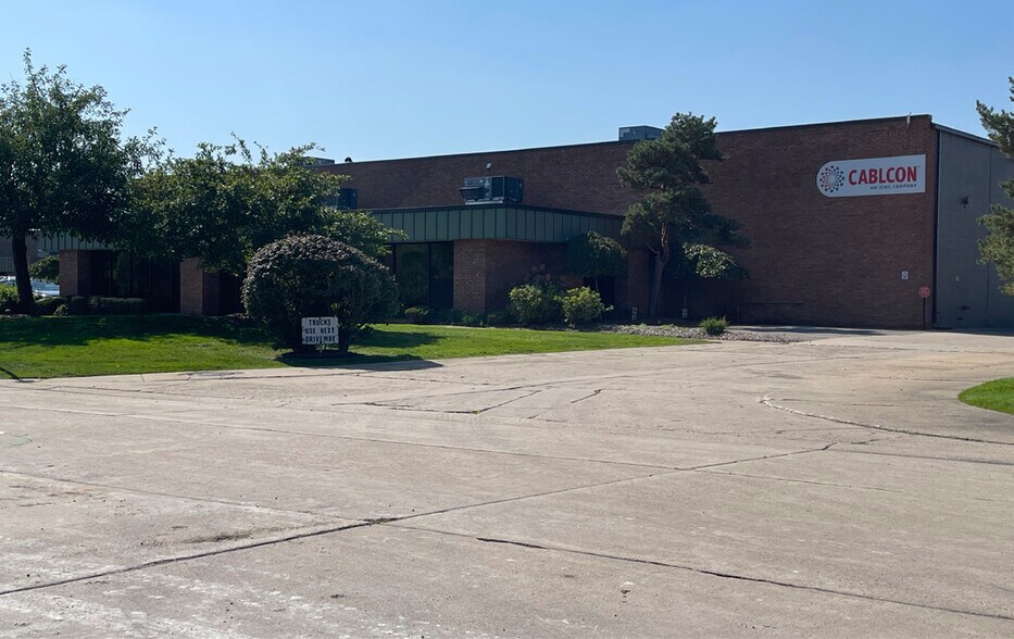 More Photos Of 359 Robbins Dr, Troy Warehouse For Lease