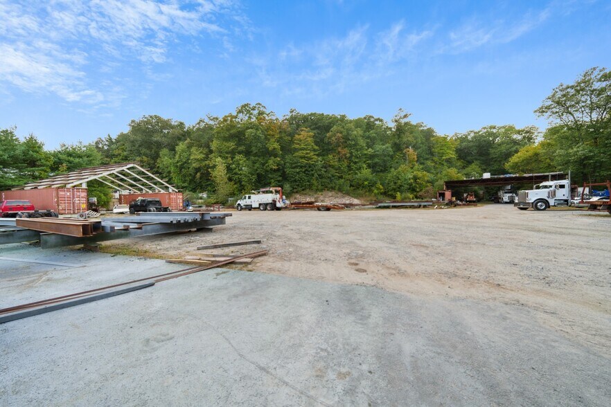 More Photos Of 955 Burnt Meadow Rd, Hewitt Manufacturing For Sale