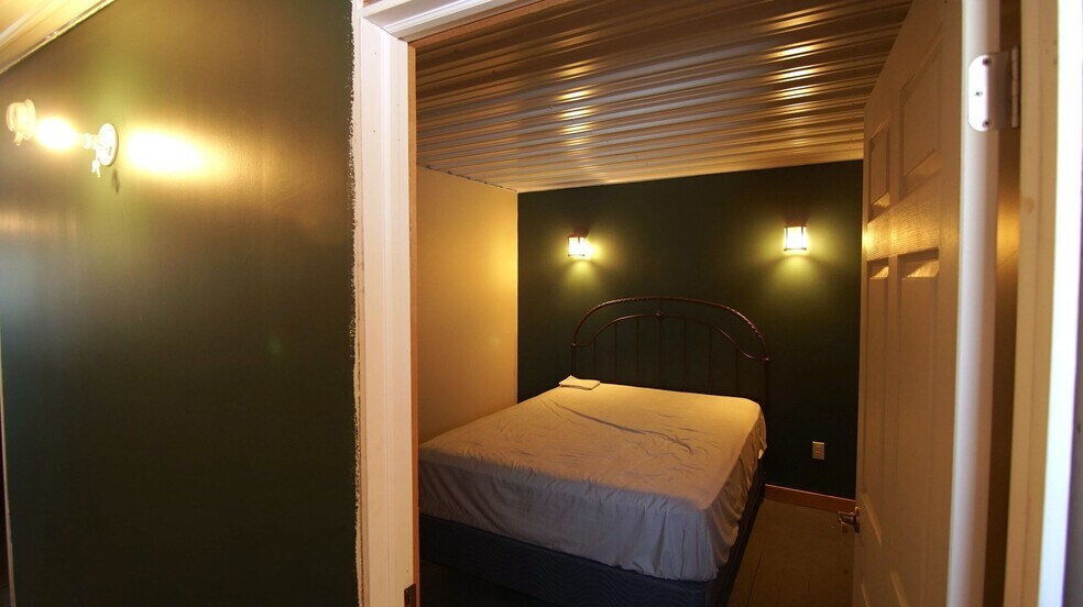 More Photos Of 2192 NY-8, Cold Brook Flex For Sale