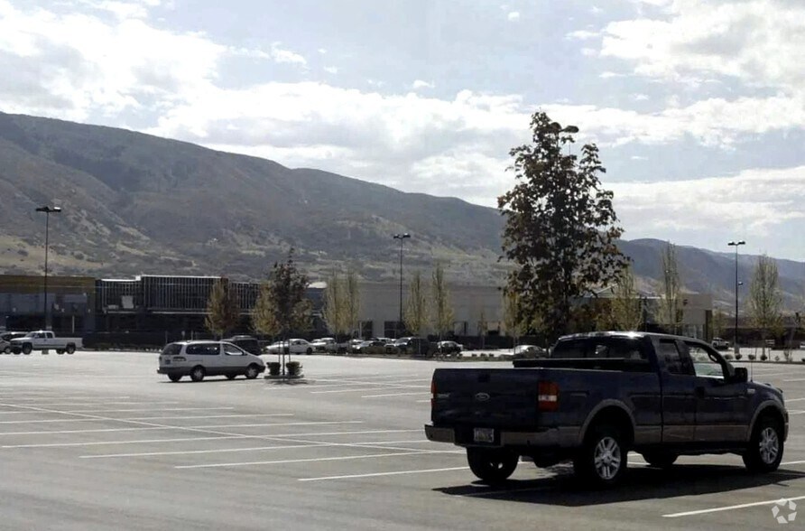 More Photos Of 200-260 N Station Pky, Farmington Coworking Space