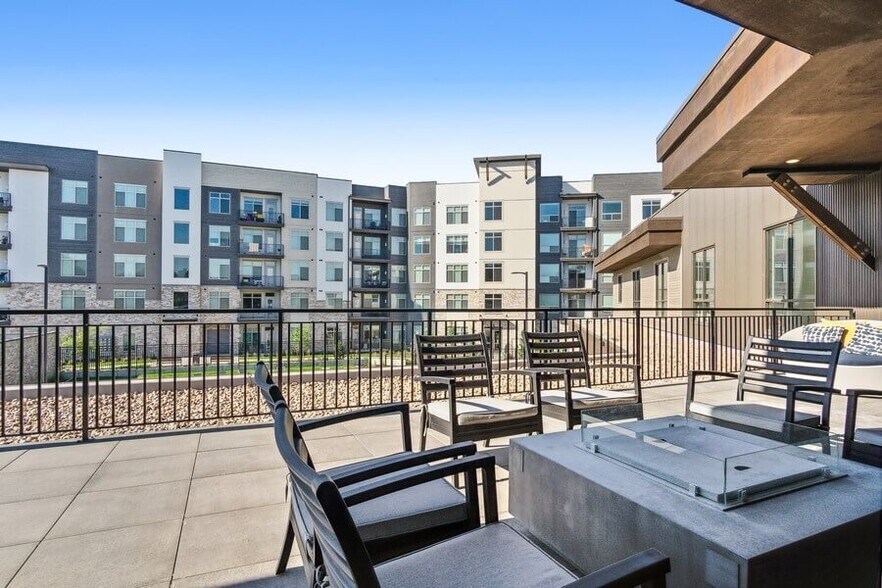 More Photos Of 168 E Midvillage Rd, Sandy Apartments For Lease