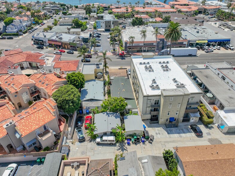 More Photos Of 7421-25 La Jolla blvd, La Jolla Multifamily For Sale