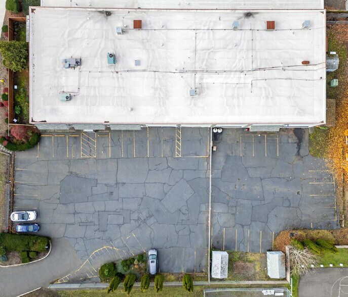 More Photos Of 21615 SW Tualatin Valley Hwy, Beaverton Showroom For Sale