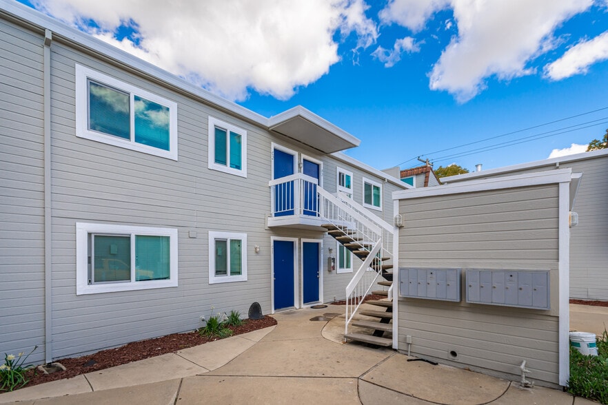 More Photos Of 7259 S Land Park Dr, Sacramento Apartments For Sale