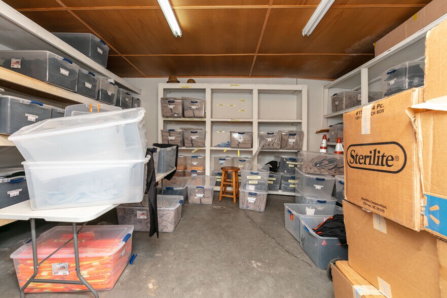 More Photos Of 9700 NW 79th Ave, Miami Office For Lease