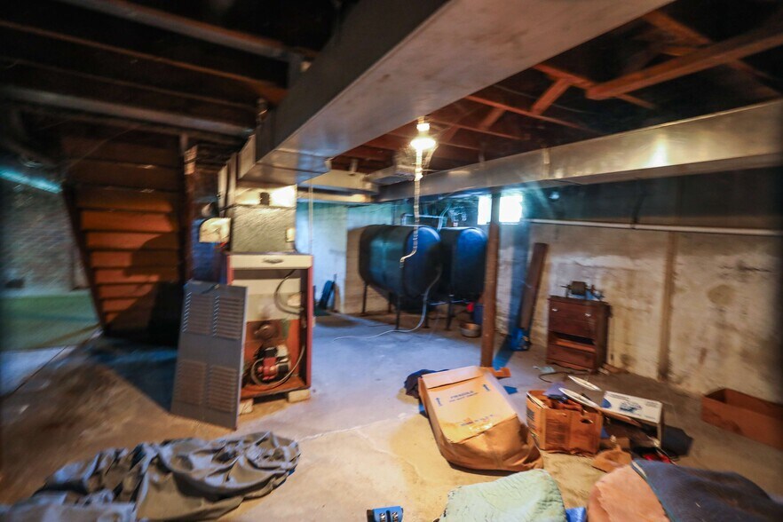 More Photos Of 1499 S State St, North Adams Distribution For Sale
