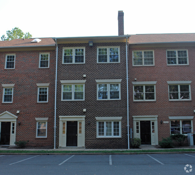 Primary Photo Of 119 Rowell Ct, Falls Church Office Residential For Lease