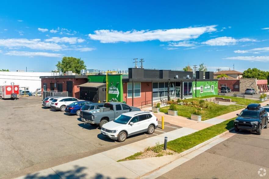 More Photos Of 2171 S Grape St, Denver Restaurant For Lease