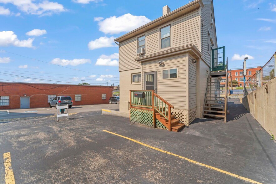 More Photos Of 5133 Brightwood Rd, Bethel Park Office Residential For Sale