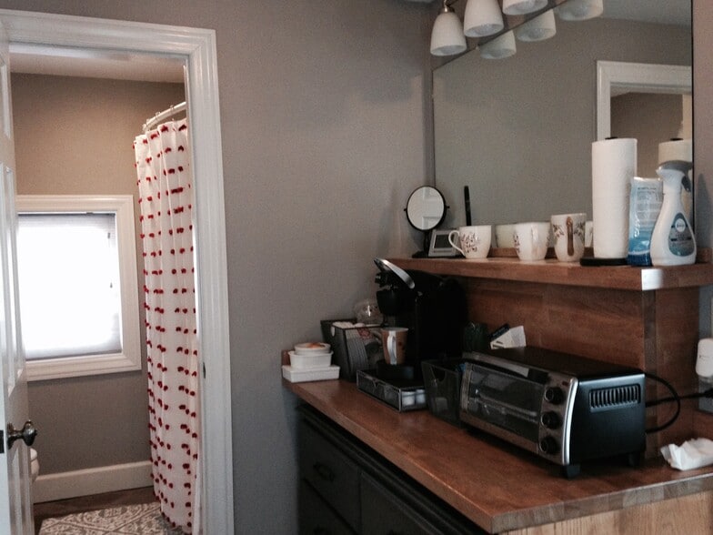 More Photos Of 301 Meyers Ave, Meyersdale Hotel For Sale