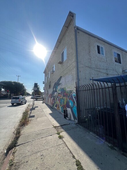 More Photos Of 5426 Compton Ave, Los Angeles Storefront Retail Residential For Sale