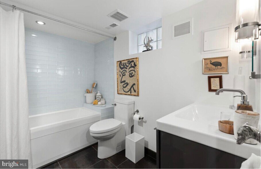 More Photos Of 5169 Macarthur Blvd NW, Washington Office Residential For Lease