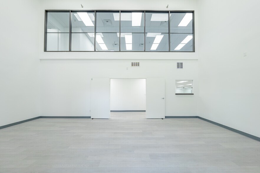 More Photos Of 5255 NW 159th St, Miami Lakes Distribution For Lease