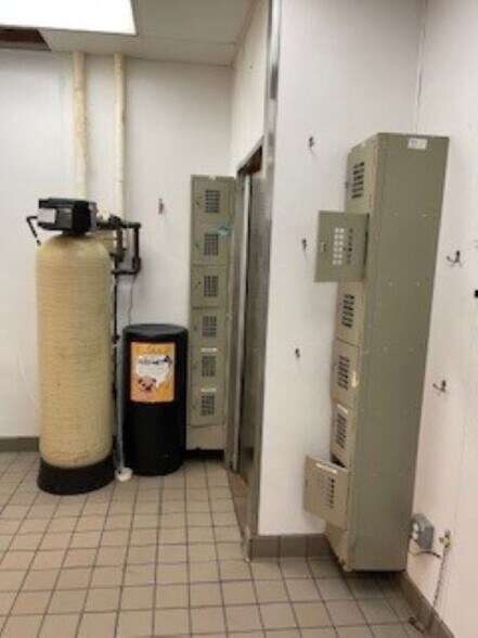 More Photos Of 2565 Sycamore Rd, Dekalb General Retail For Lease