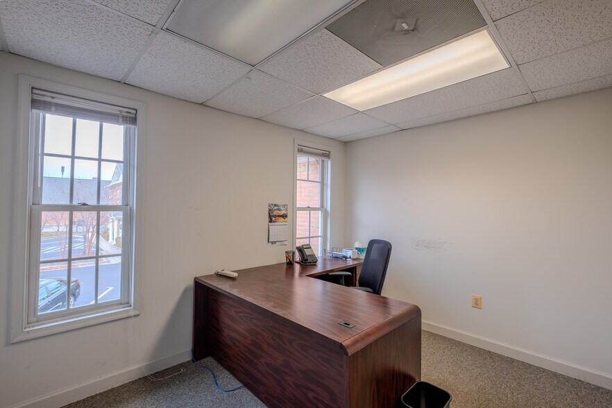 More Photos Of , La Plata Office For Sale