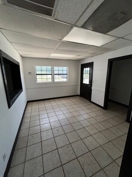 More Photos Of 4136 Keller Hicks Rd, Fort Worth Industrial For Lease