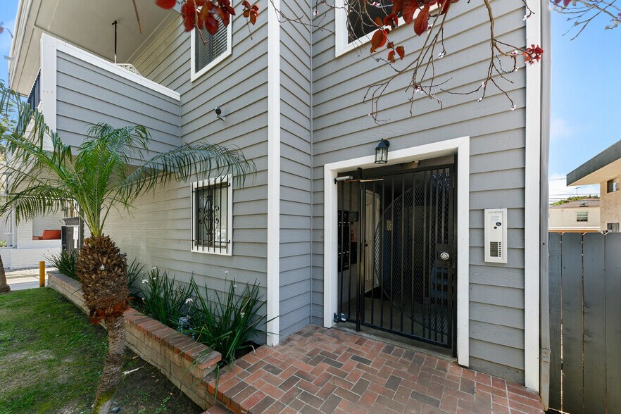 More Photos Of , Long Beach Multifamily For Sale