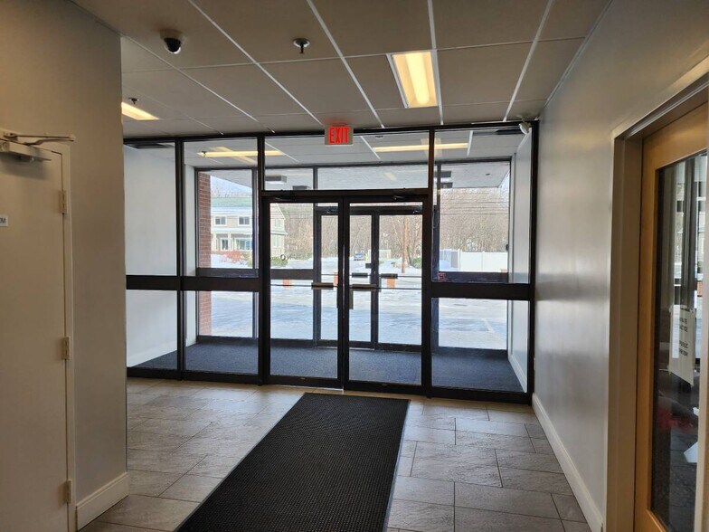 More Photos Of 274 Main St, Reading Office For Lease