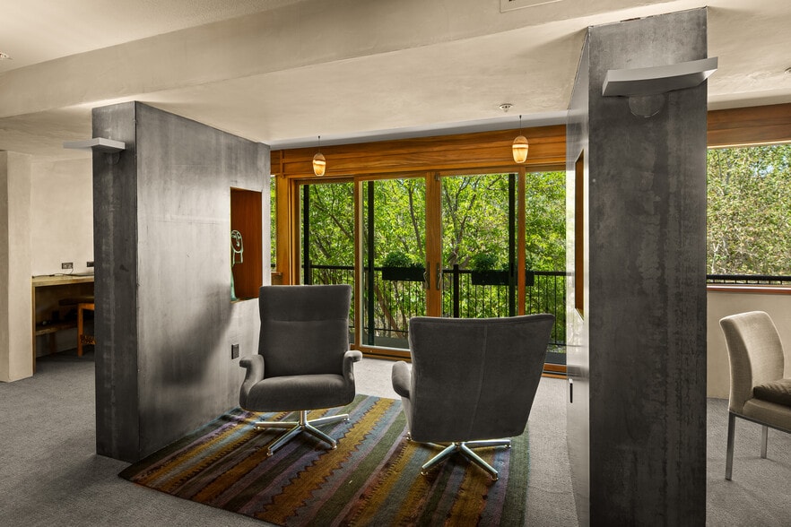 More Photos Of 25 Schnebly Hill Rd, Sedona Freestanding For Sale