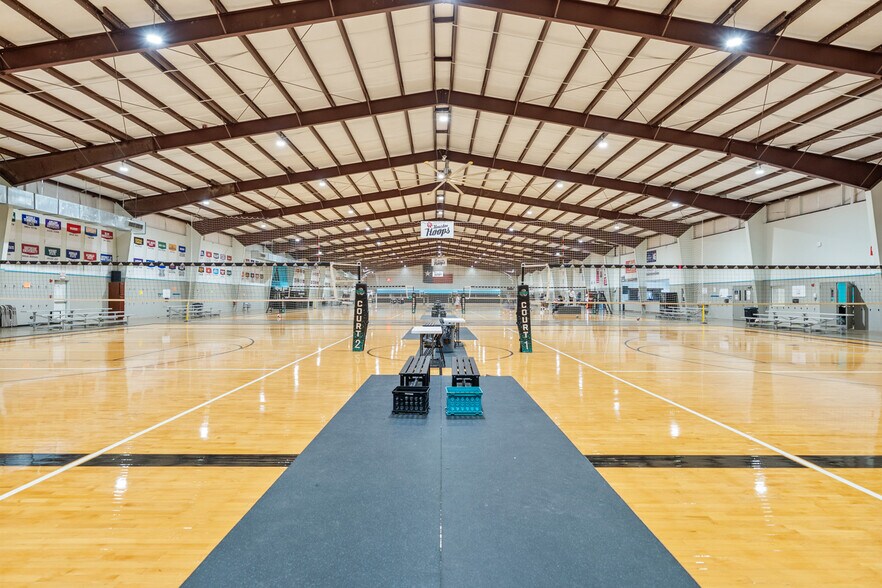 More Photos Of 8835 Wheat Cross Dr, Houston Freestanding For Sale