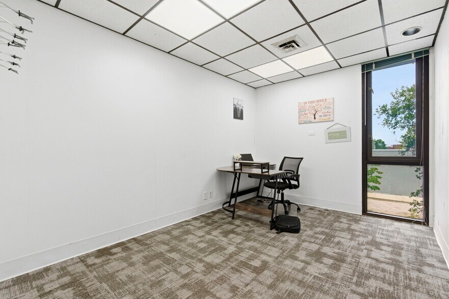 More Photos Of 1331 N Stewart Ave, Springfield Medical For Sale