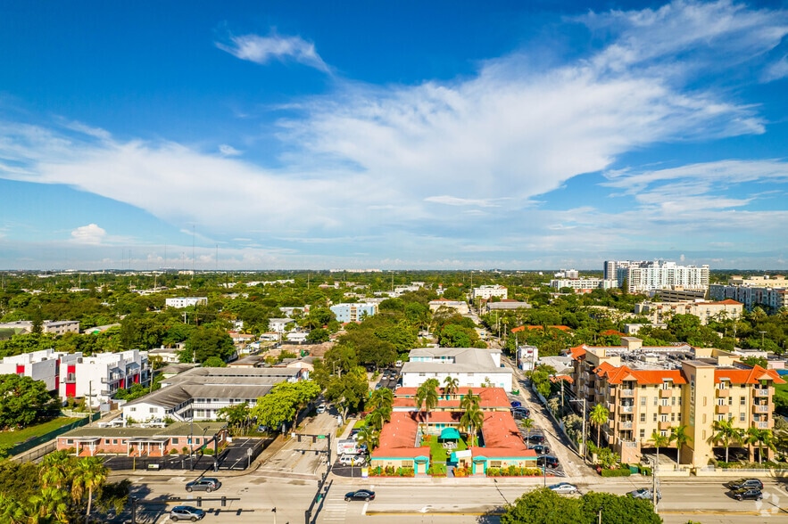 More Photos Of 418 S Federal Hwy, Hollywood Hotel For Sale