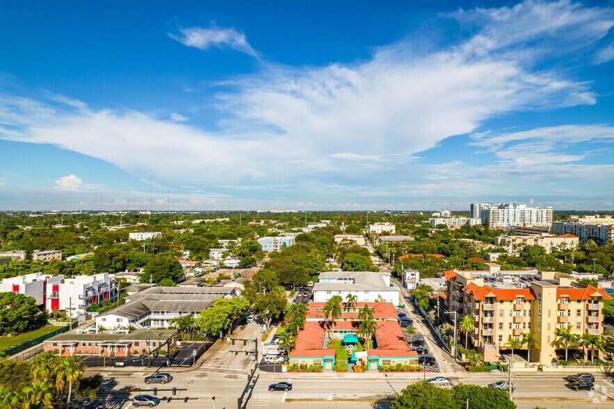 More Photos Of 418 S Federal Hwy, Hollywood Hotel For Sale