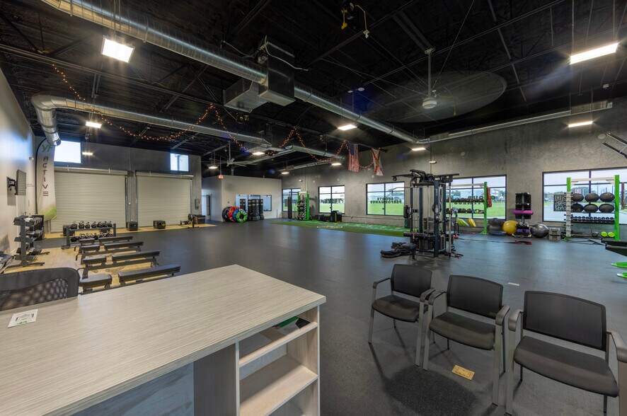 More Photos Of 3715 Drane Field Rd, Lakeland Office For Sale