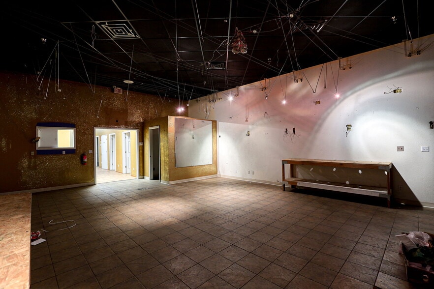 More Photos Of 1506 Lee Trevino Blvd, El Paso Unknown For Lease