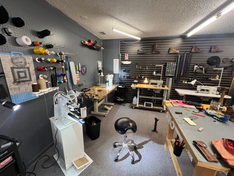 More Photos Of 1720 Main St, Lander Warehouse For Sale