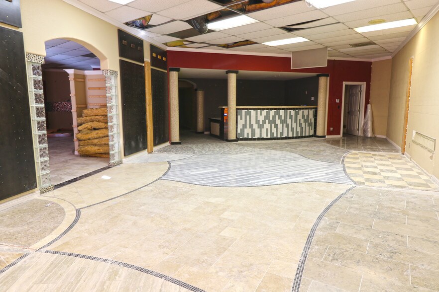 More Photos Of 467 E Campbell Ave, Campbell Freestanding For Lease