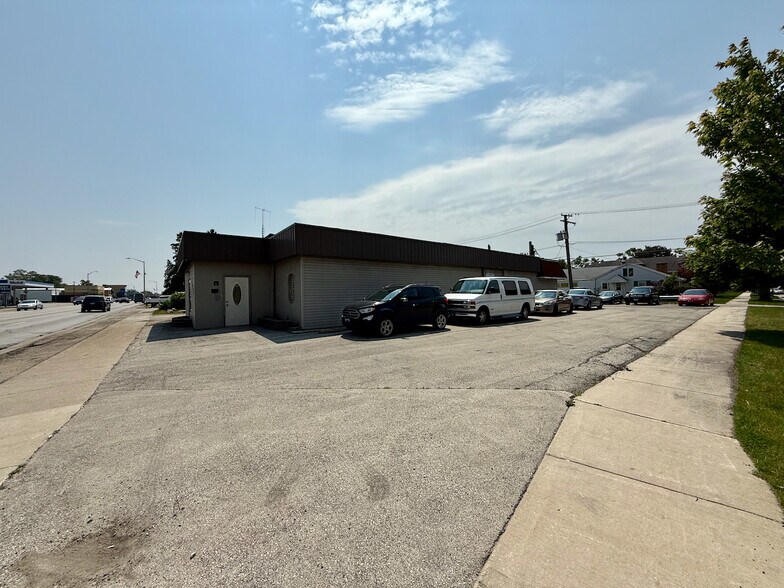 Primary Photo Of 8743 Ogden Ave, Lyons Office For Sale