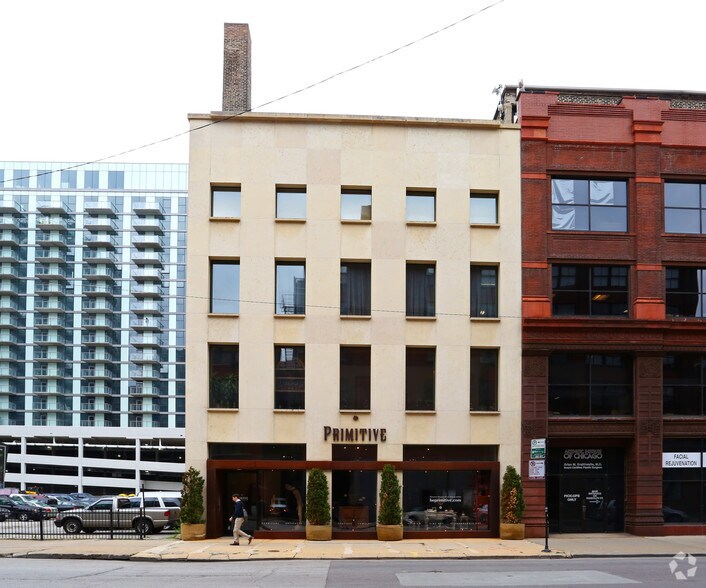 More Photos Of 130 N Jefferson St, Chicago Storefront Retail Office For Lease