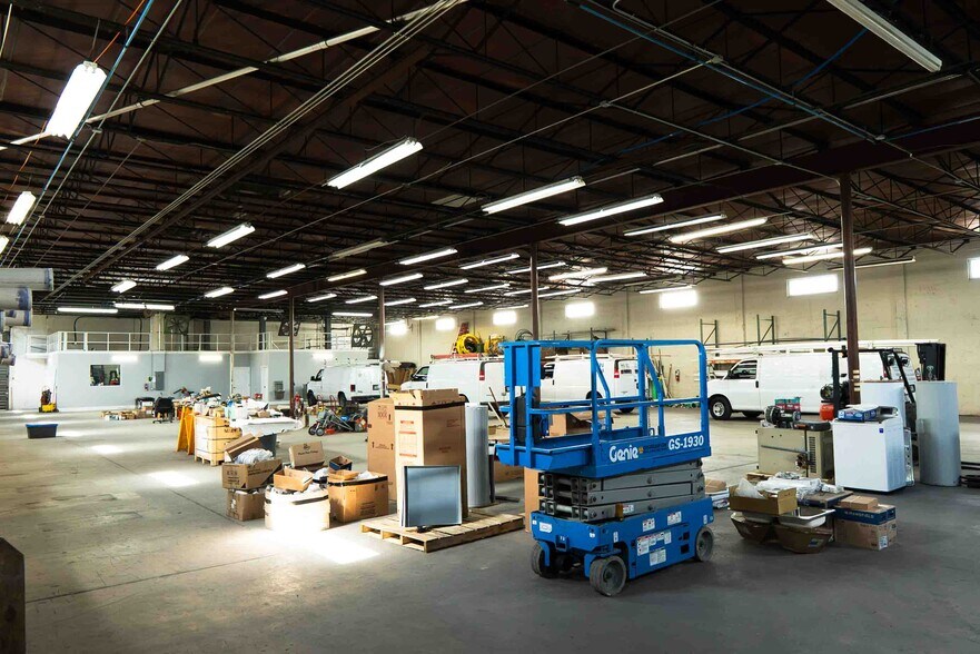 More Photos Of 500 W 84th St, Hialeah Warehouse For Sale