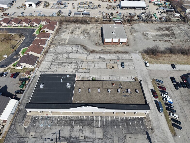 More Photos Of 5434-5448 W 86th St, Indianapolis Auto Repair For Sale