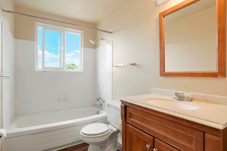 More Photos Of 1675 Upham St, Lakewood Apartments For Sale