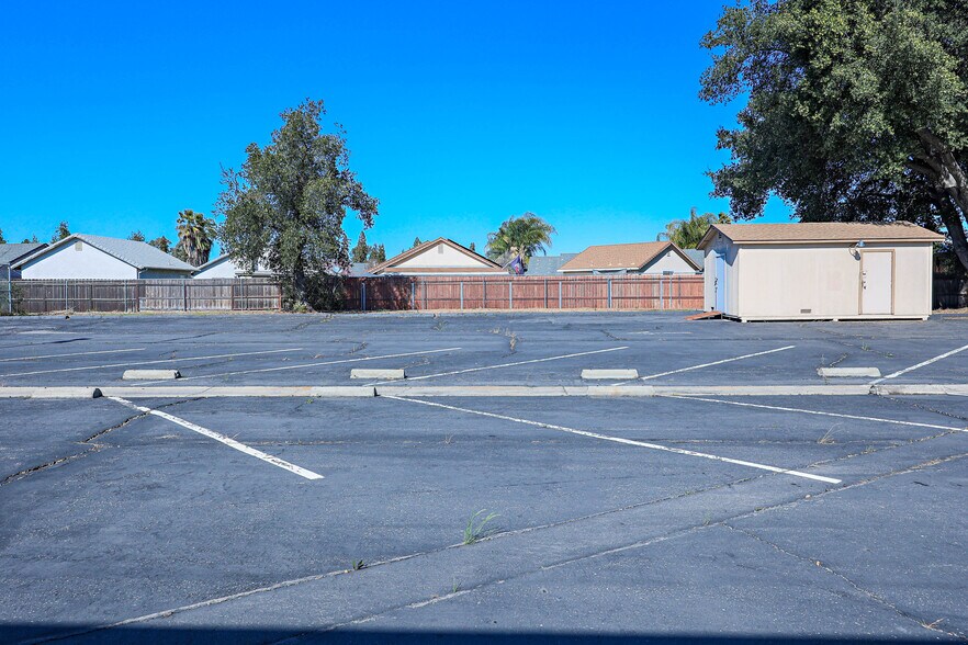 More Photos Of 971 E Broadway Ave, Atwater Office For Lease