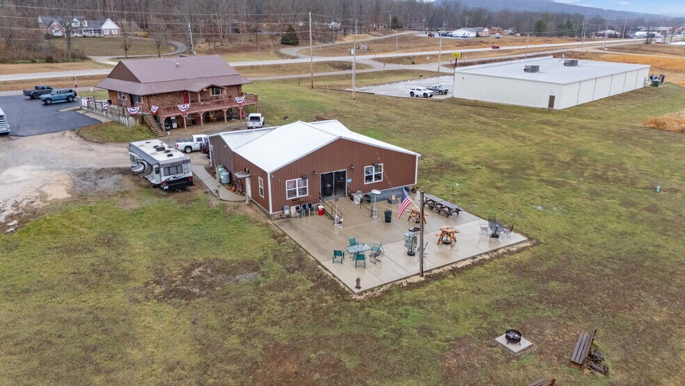 More Photos Of 714 N Saint Mary St, Pilot Knob Freestanding For Sale