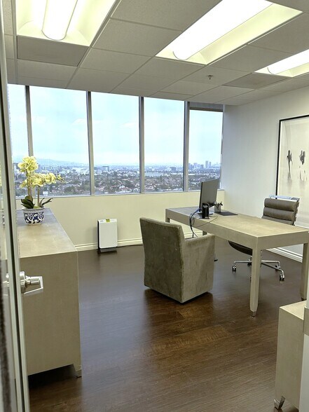 More Photos Of 2080 Century Park E, Los Angeles Medical For Lease