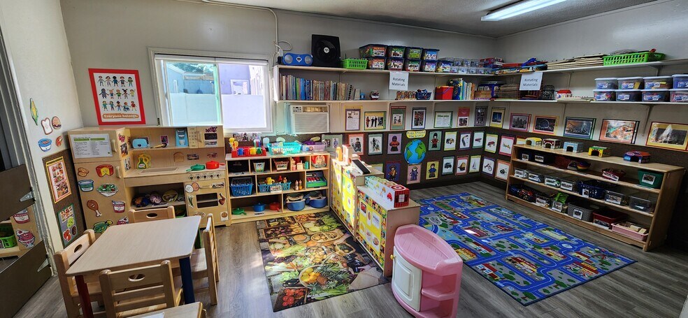 More Photos Of 3707 Vegas Dr, Las Vegas Daycare Center For Sale