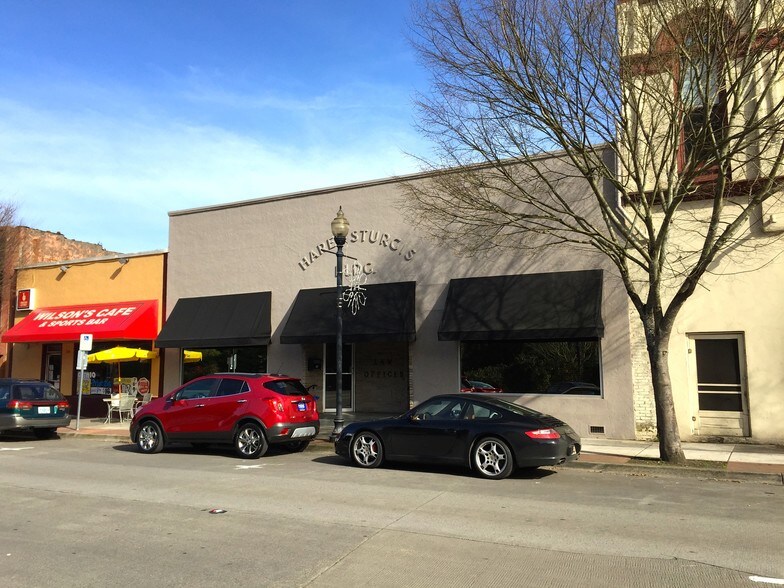 More Photos Of 126 NE 2nd Ave, Hillsboro Storefront For Sale
