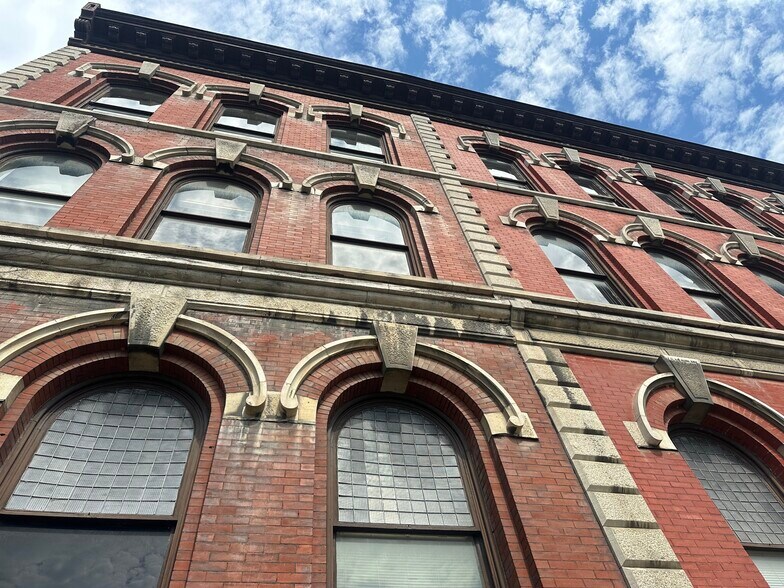 More Photos Of 49 E Main St, Amsterdam Office For Sale